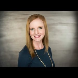 Meet your Posher, Whitney